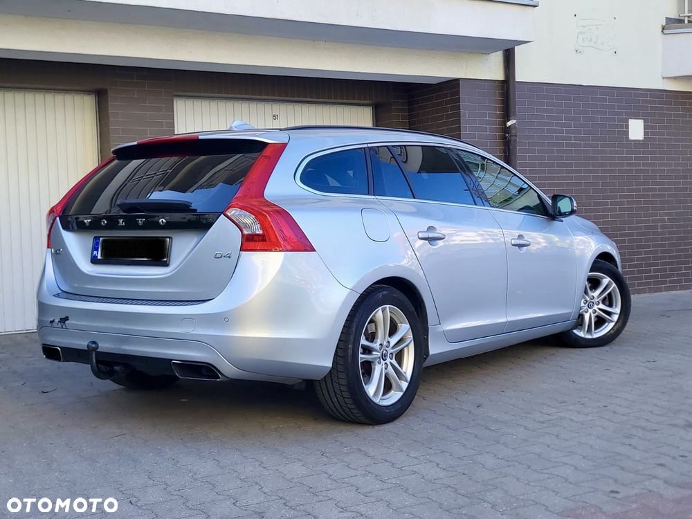 Volvo V60 D4 Geartronic Momentum - 11