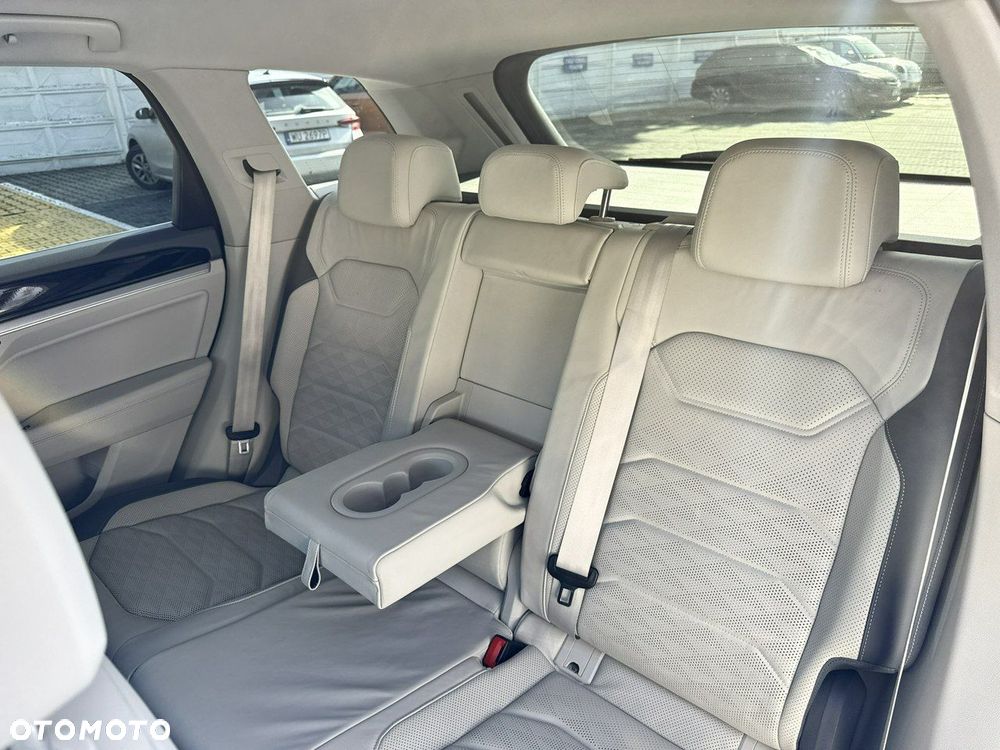 Volkswagen Touareg - 27