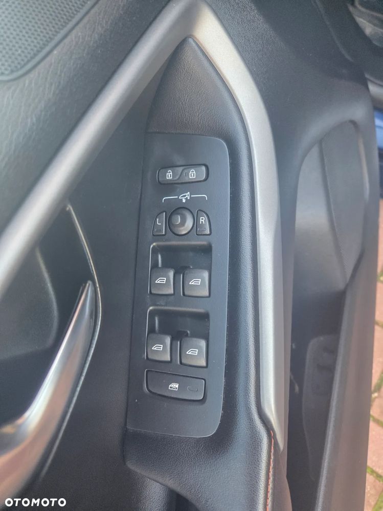 Volvo V40 T3 Ocean Race - 25