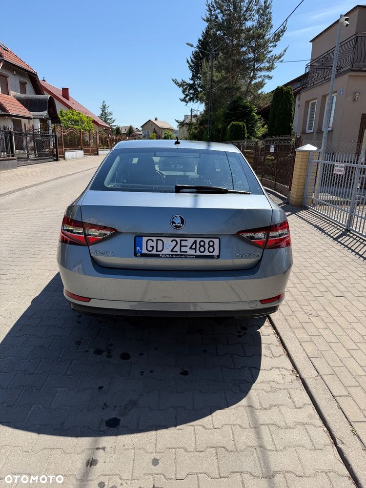 Skoda Superb 2.0 TDI Ambition - 6