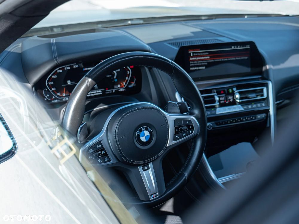 BMW Seria 8 - 23