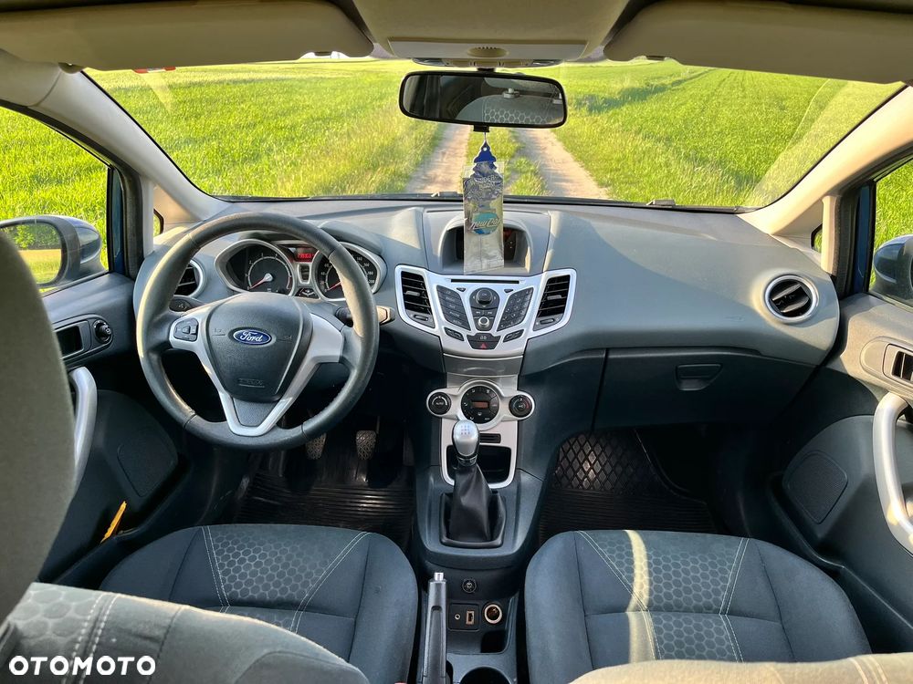 Ford Fiesta 1.4 Titanium EU5 - 11