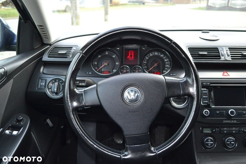 Volkswagen Passat - 22