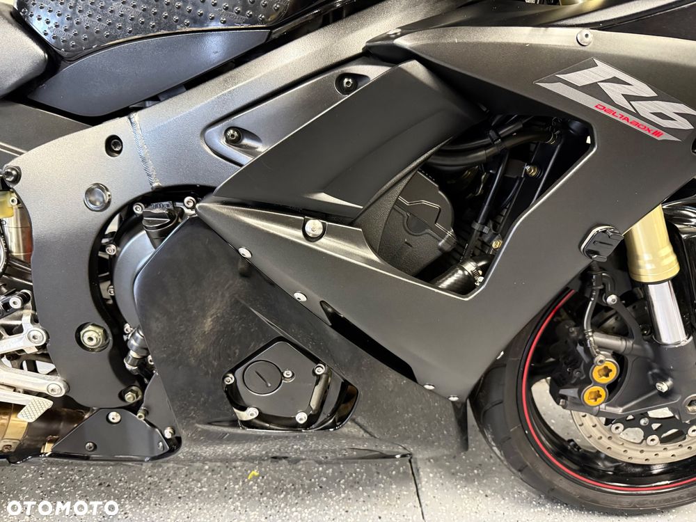 Yamaha R6 - 6