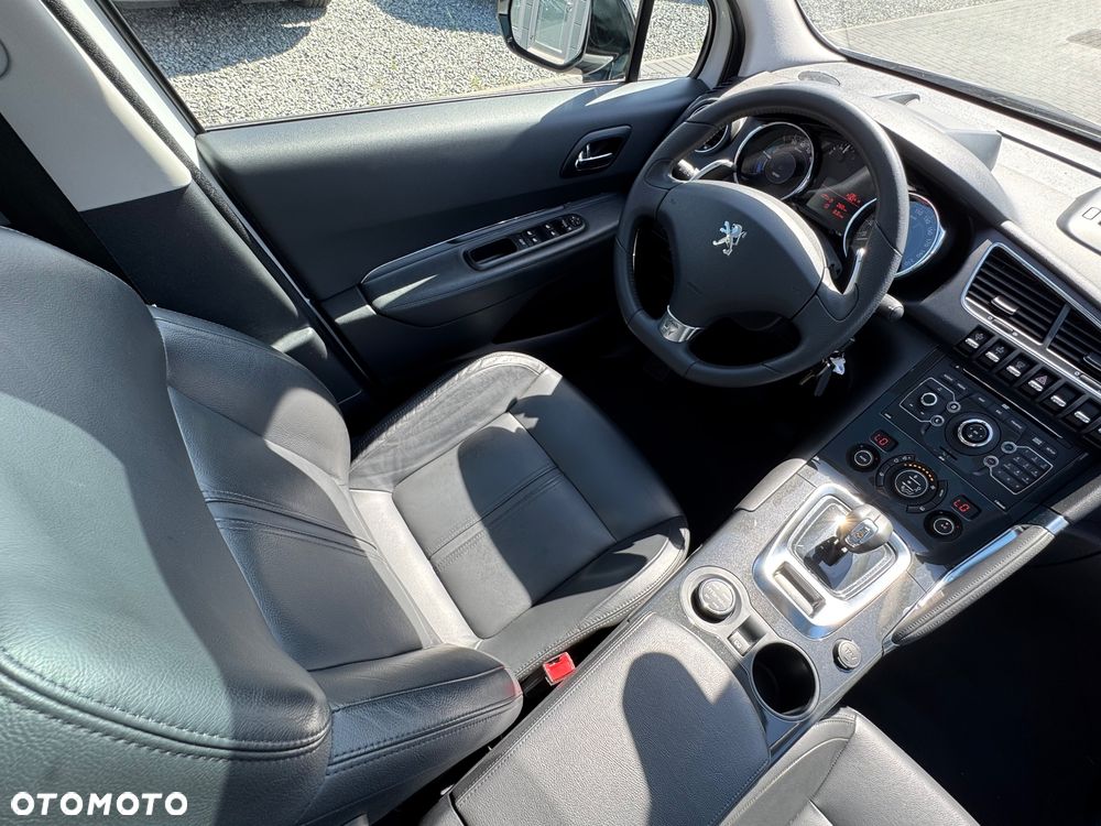 Peugeot 3008 Hybrid4 - 32