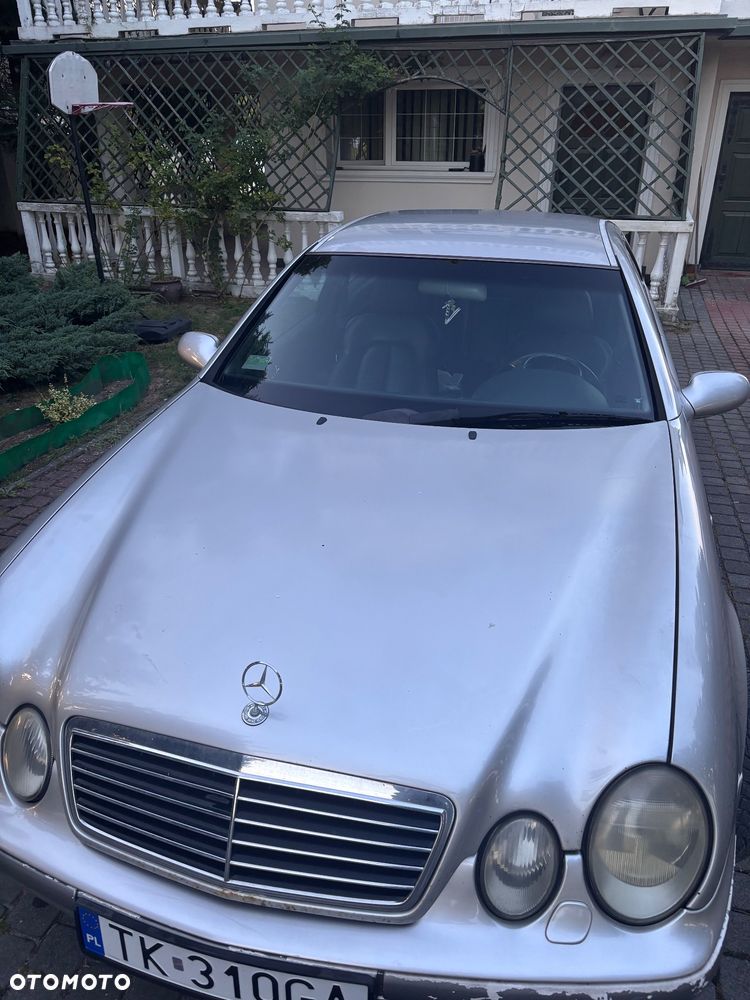 Mercedes-Benz CLK - 12