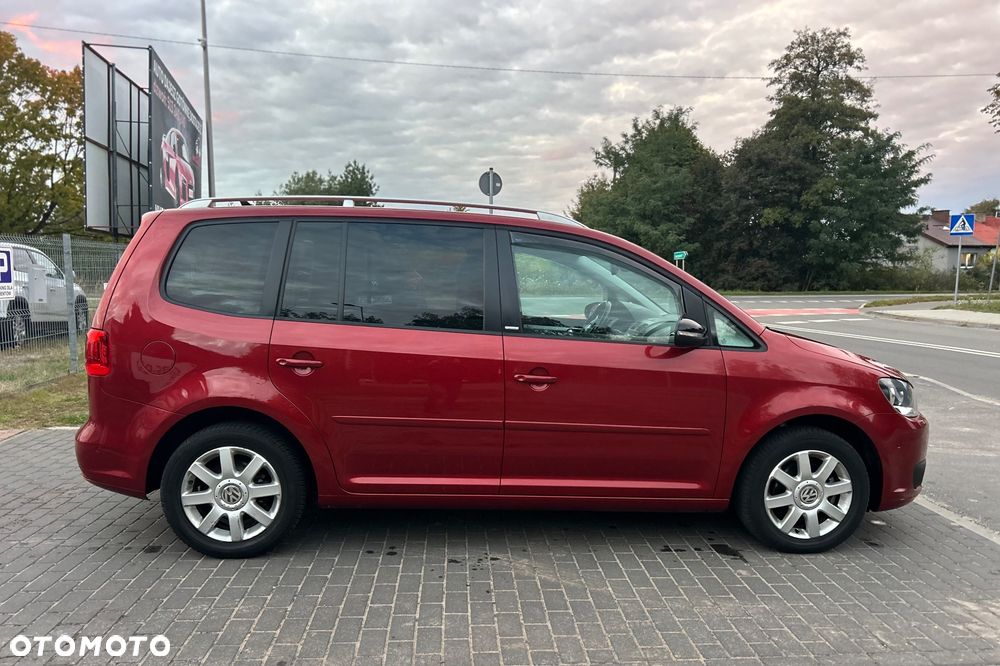 Volkswagen Touran - 12