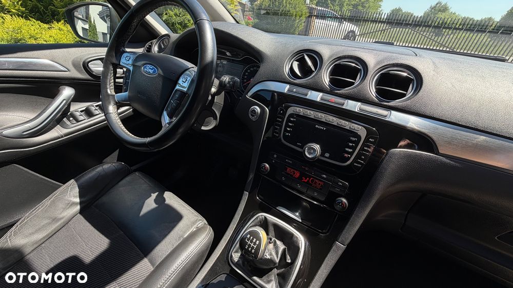 Ford S-Max - 12