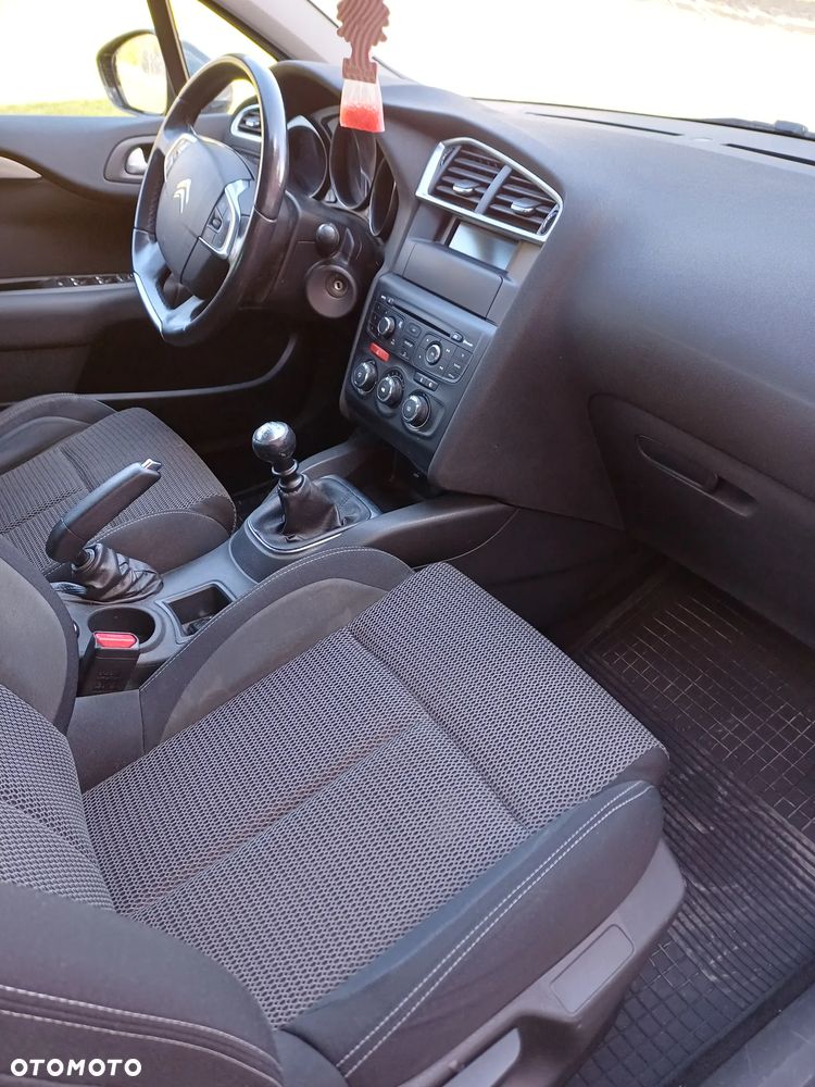 Citroën C4 e-HDi 115 Selection - 8