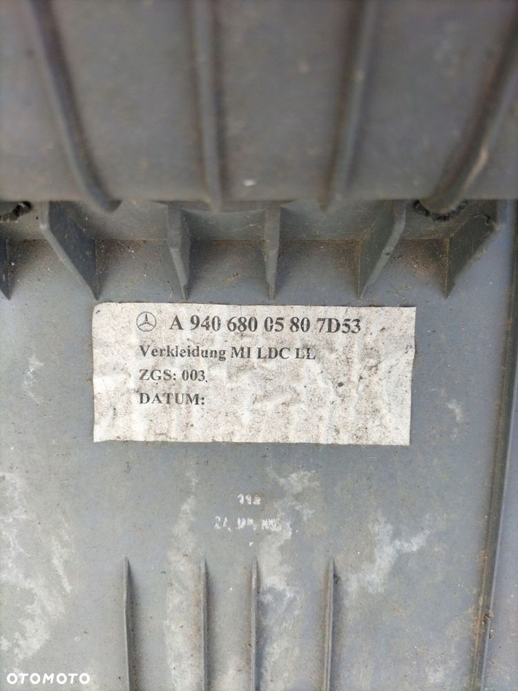 Obudowa deski, schowek Mercedes Atego - 3