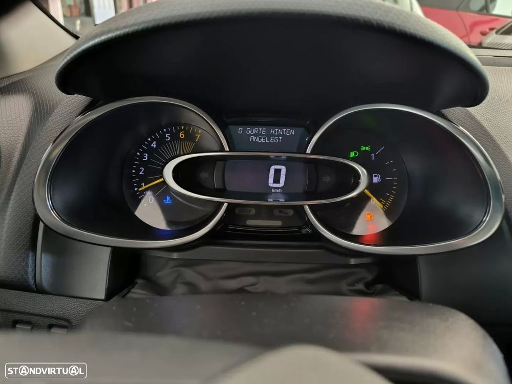 Renault Clio - 15