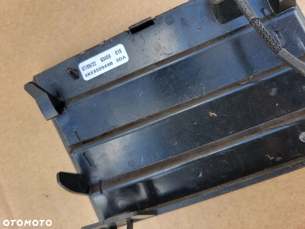 ZASLEPKA ATRAPY AUDI E TRON 4KE 4KE853949B - 4