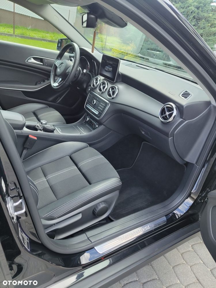 Mercedes-Benz GLA 250 7G-DCT Peak Edition - 34