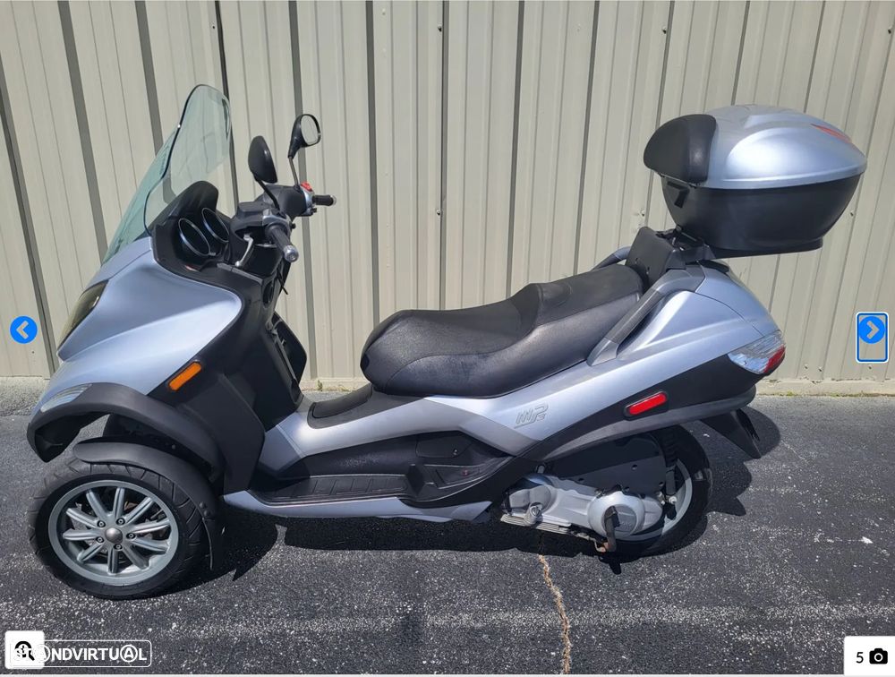 Piaggio MP3 - 4