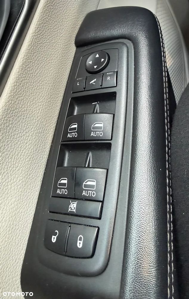 Chrysler Pacifica - 21