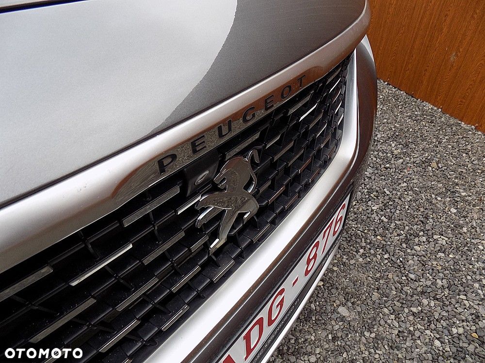 Peugeot 3008 PureTech 130 Stop & Start GPF EAT8 Allure Business-Paket - 27