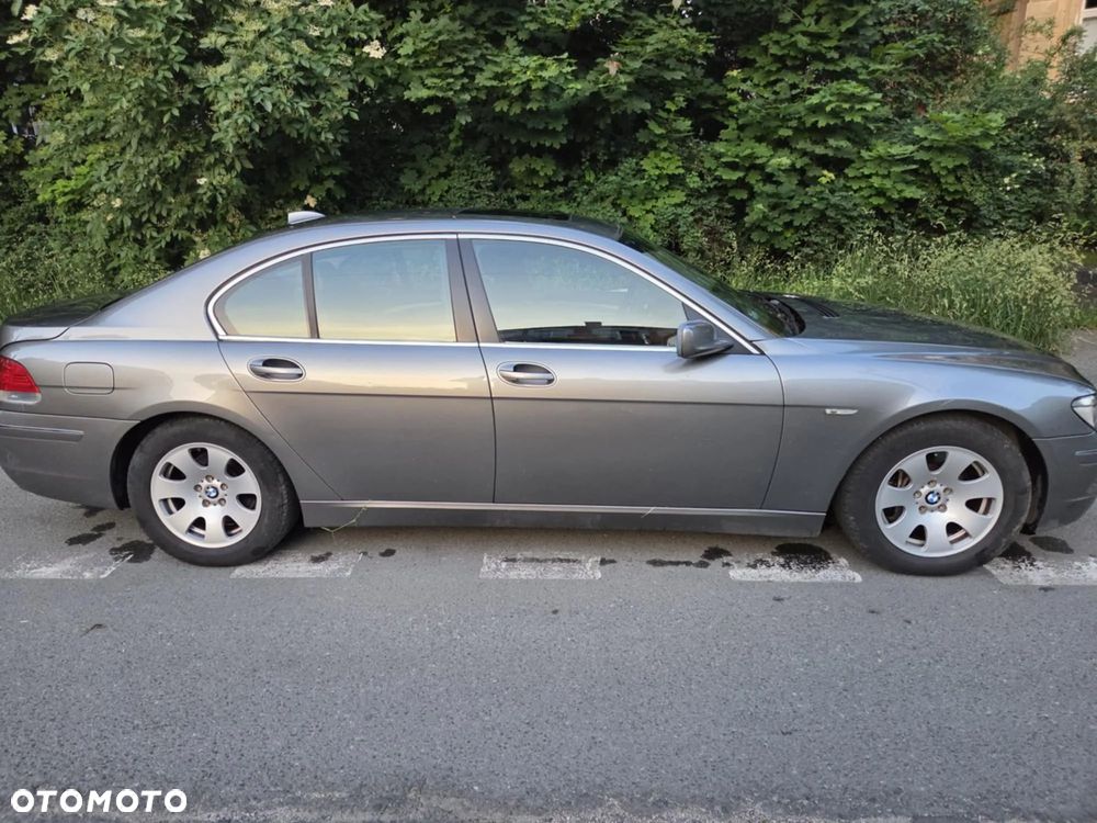 BMW Seria 7 740i - 5