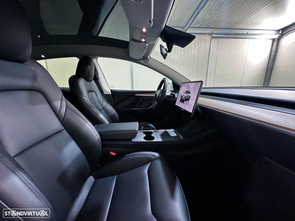 Tesla Model Y Standard - 23