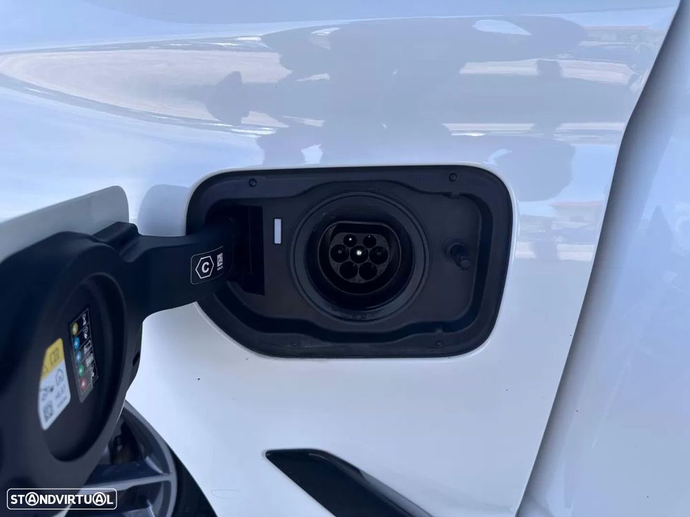 BMW 530 e Pack Desportivo M - 12