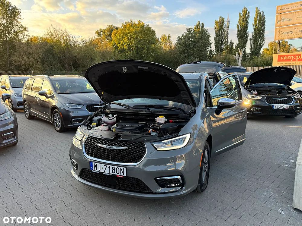 Chrysler Pacifica - 13