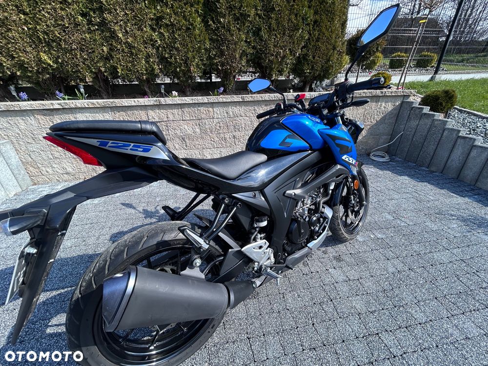 Suzuki GSX - 6