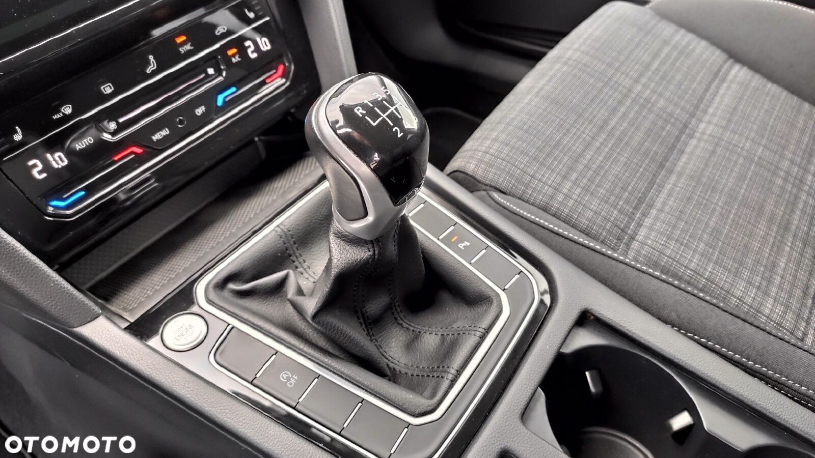 Volkswagen Passat - 27
