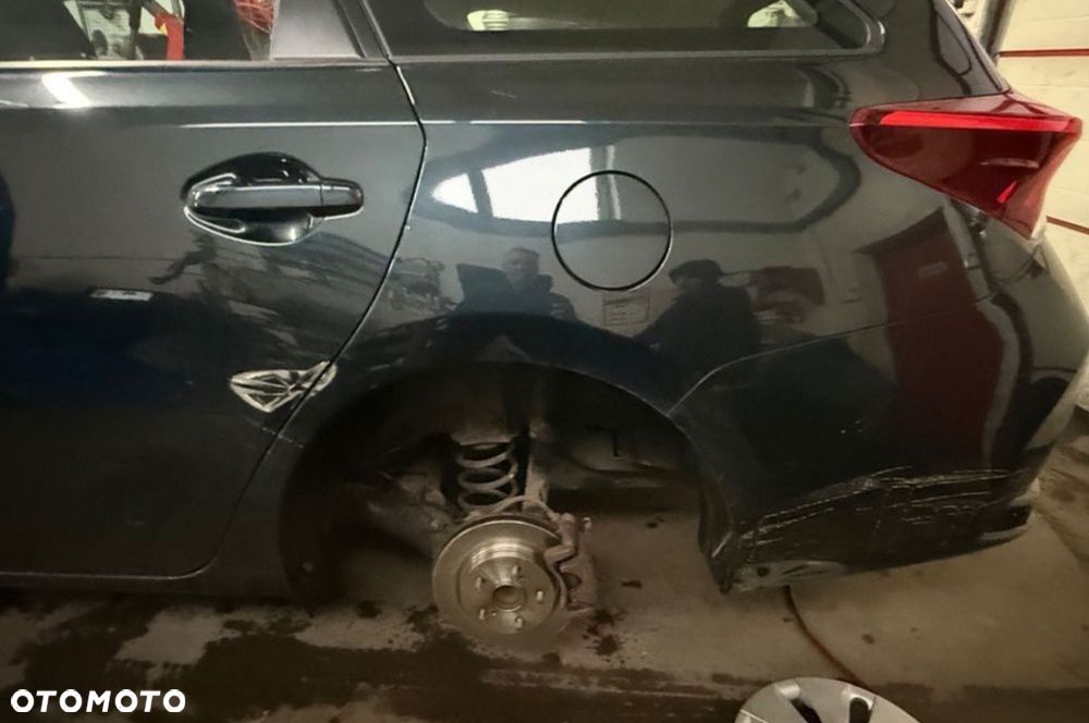 Toyota Auris 1.33 Dual-VVT-i - 11