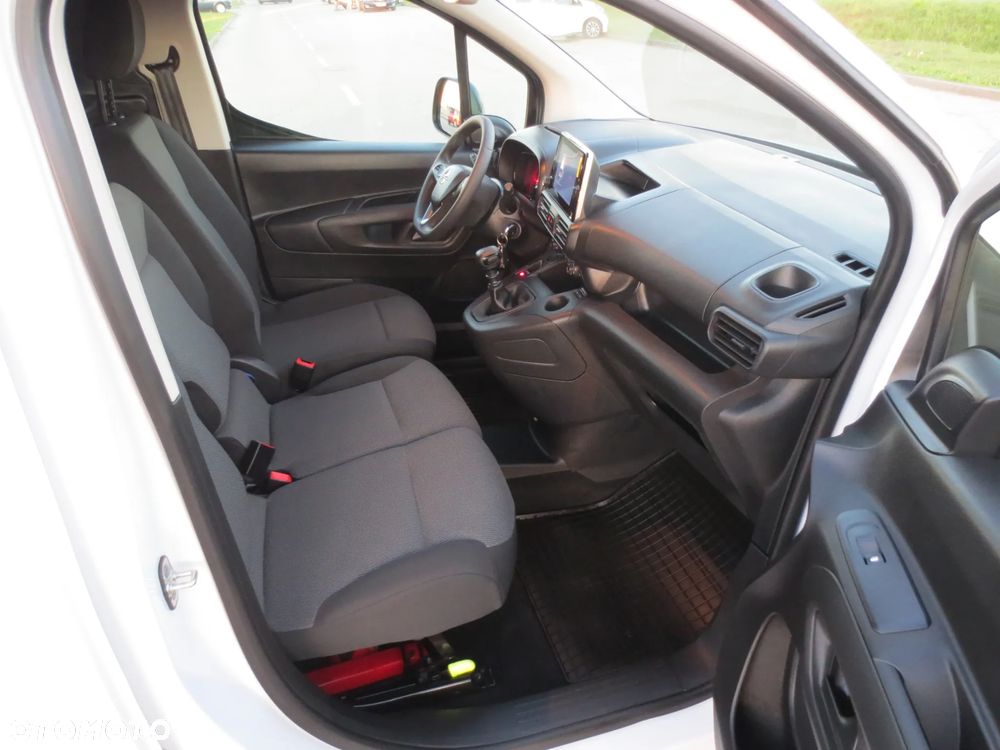Opel COMBO SALON POLSKA ORYGINAŁ LAKIER i BARDZO NISKI PRZEBIEG  JAK NOWY - OKAZJA !!! - 15
