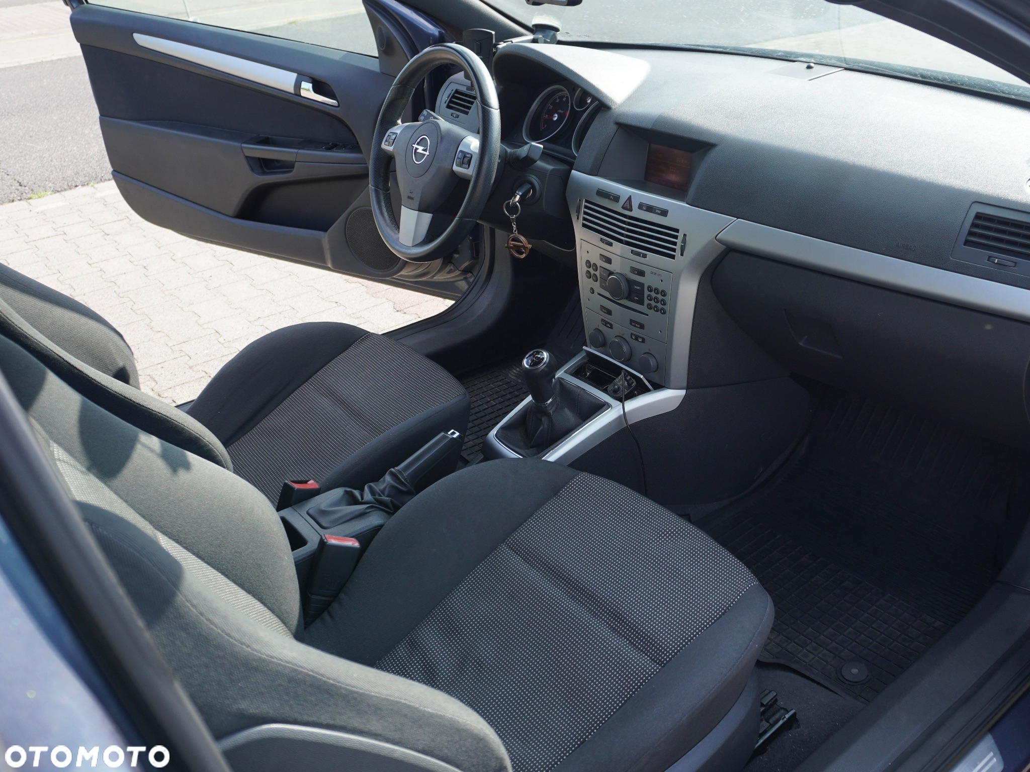 Opel Astra GTC 1.8 Sport - 18