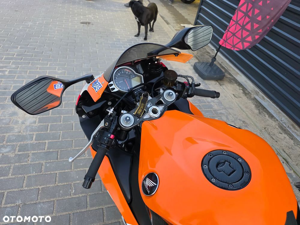 Honda CBR - 26