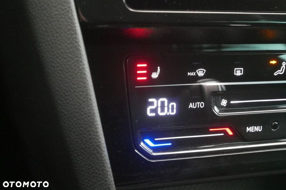 Volkswagen Passat Variant 2.0 TSI Elegance DSG - 27