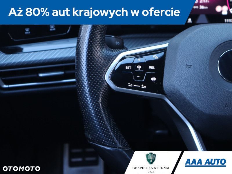 Volkswagen Golf - 22