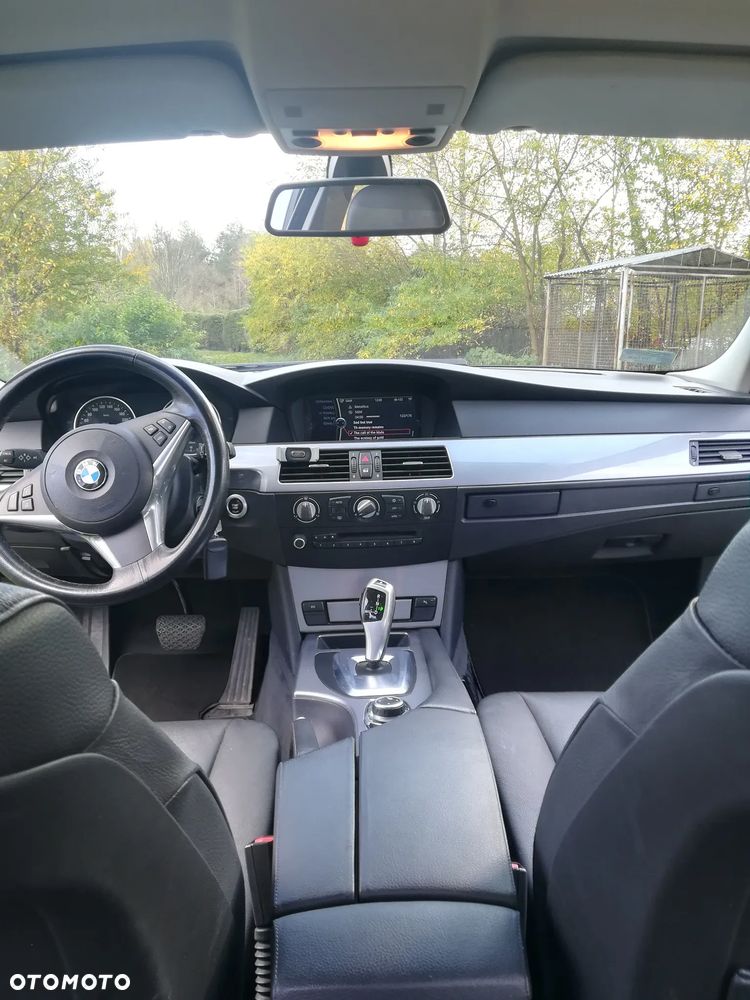 BMW Seria 5 520i - 6