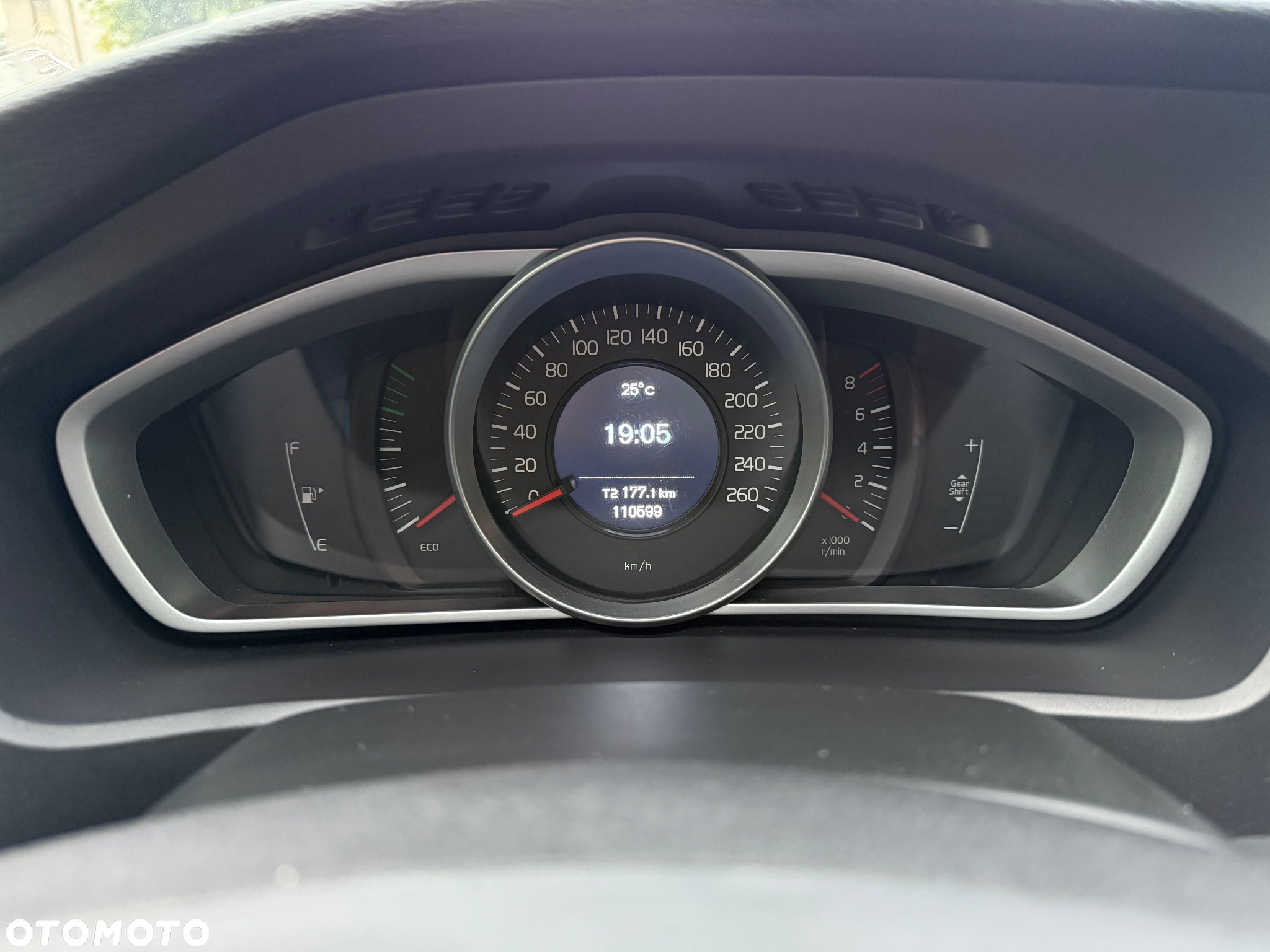 Volvo V40 T3 Drive-E Momentum - 27
