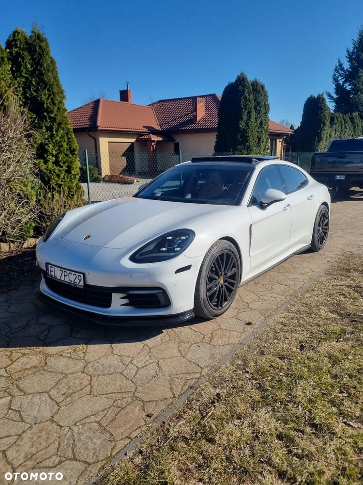 Porsche Panamera 4 - 33