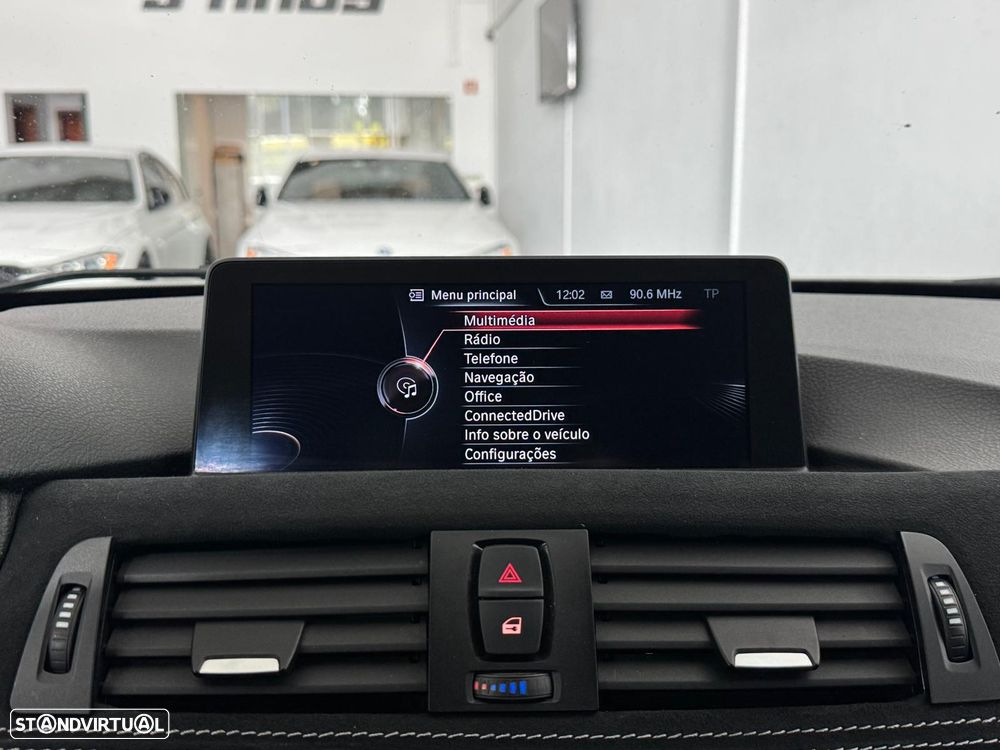 BMW 320 d Auto Pack M - 17