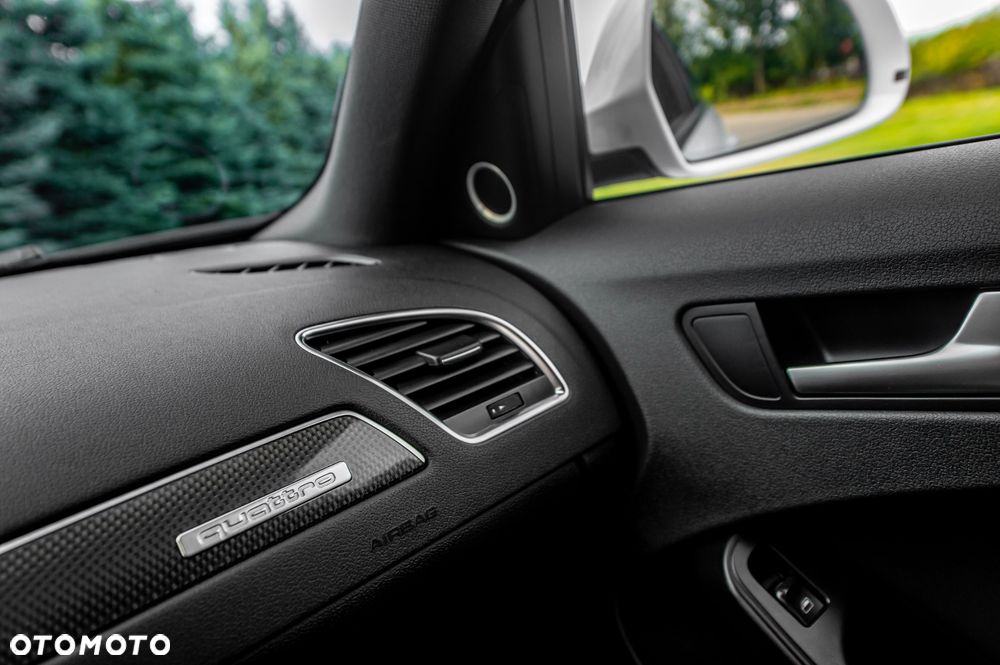 Audi S4 Avant S tronic - 33
