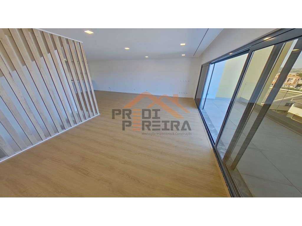 Moradia T5, com piscina, situada na Mealhada, Loures. - Grande imagem: 5/48