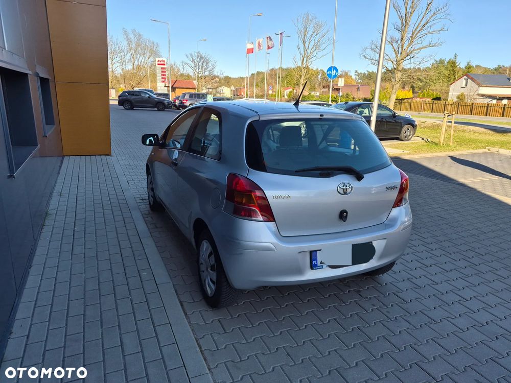 Toyota Yaris 1.0 Luna A/C - 4