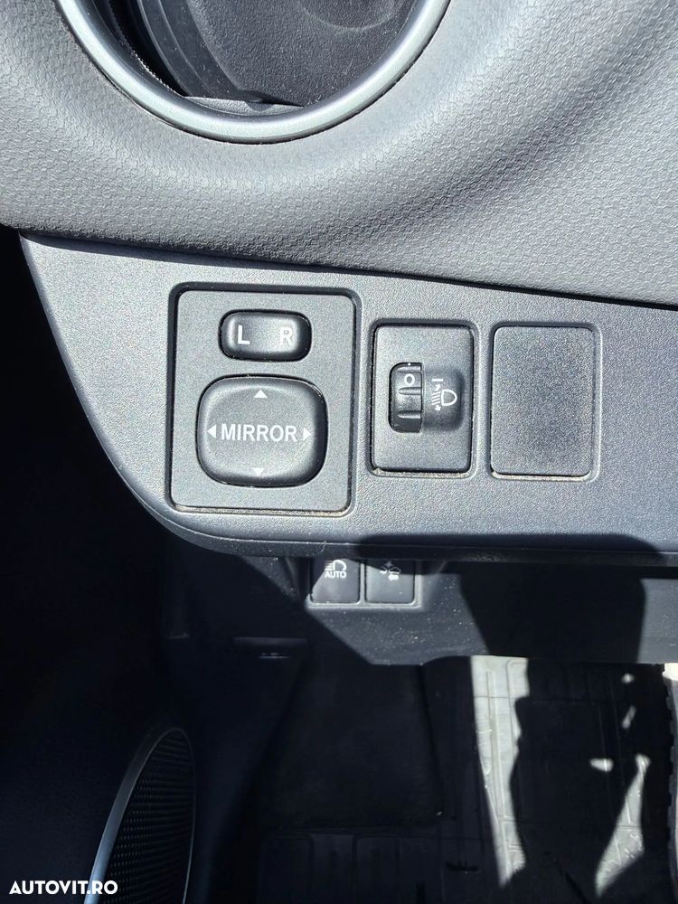 Toyota Yaris 1.5 VVT-i HSD Sol - 10