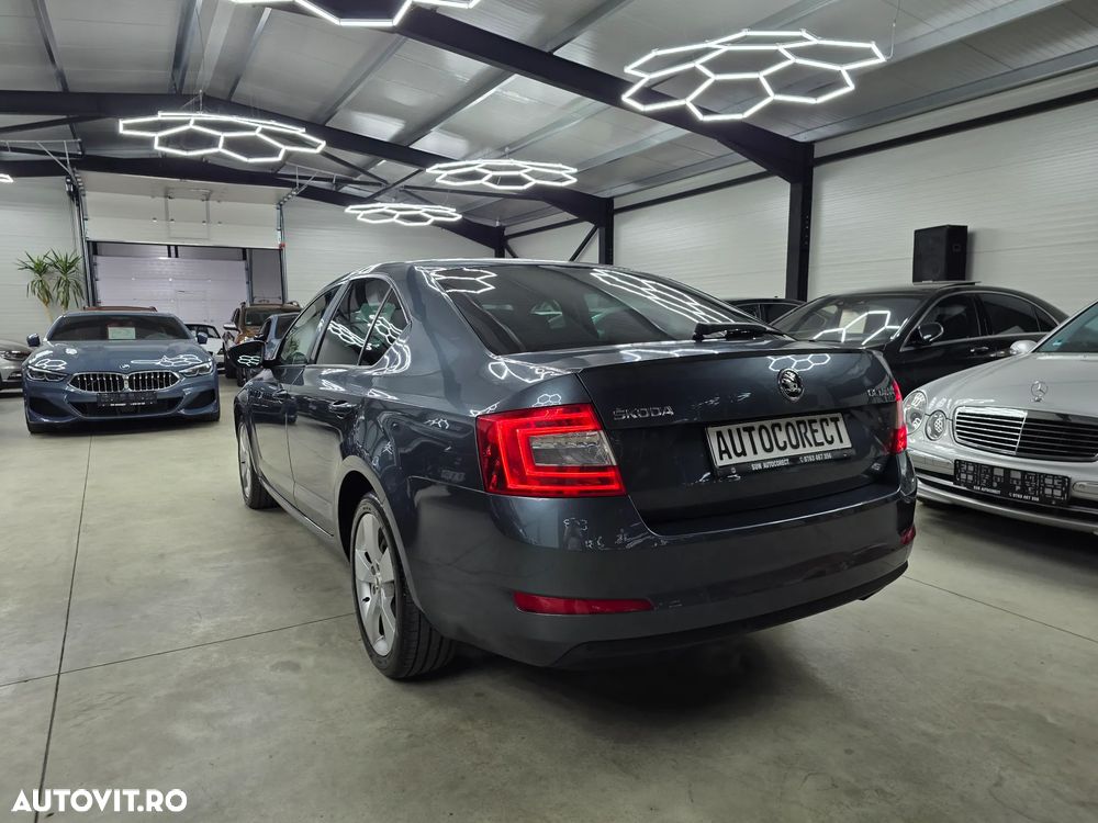 Skoda Octavia 2.0 TDI DSG Ambition - 5