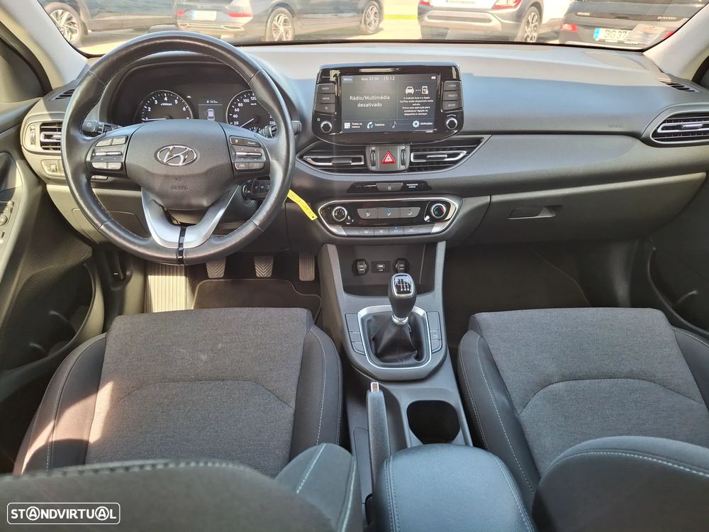 Hyundai i30 CW - 12