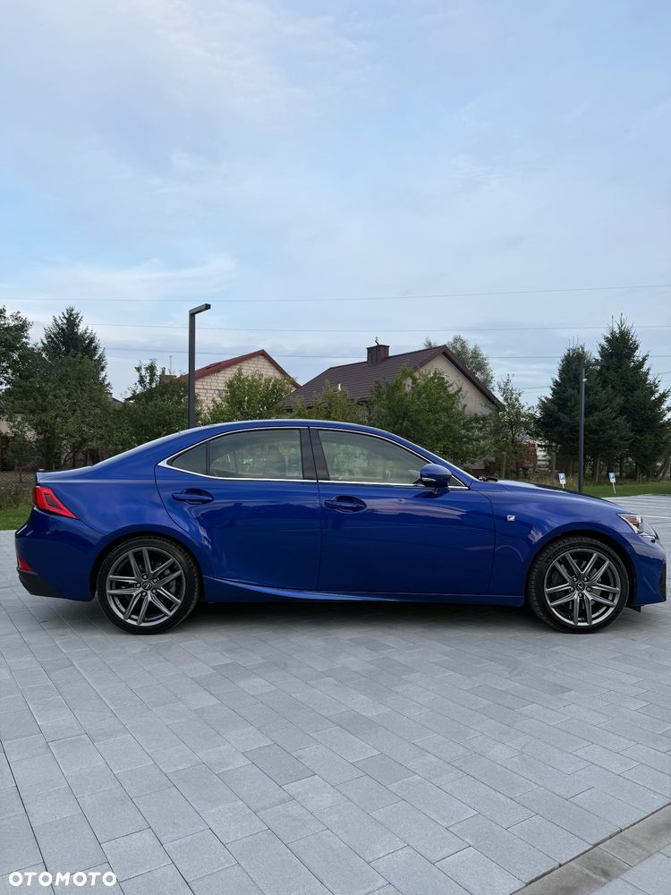 Lexus IS 200t / 300 F Sport - 5
