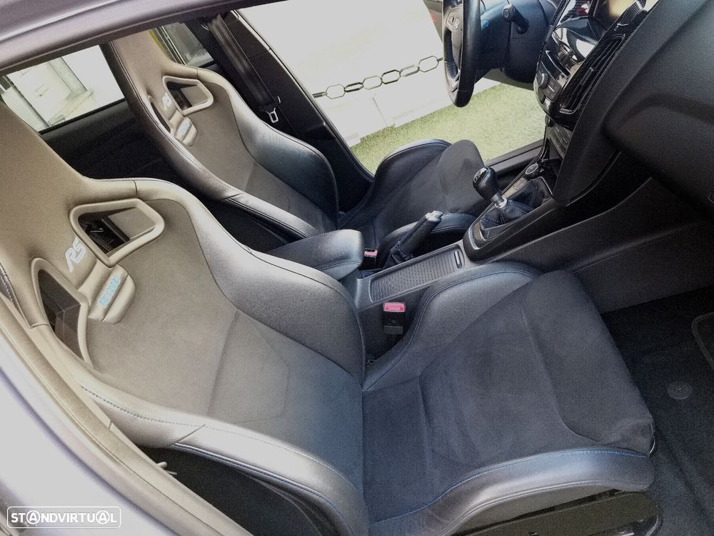 Ford Focus 2.3 EcoBoost RS Pack Performance - 14