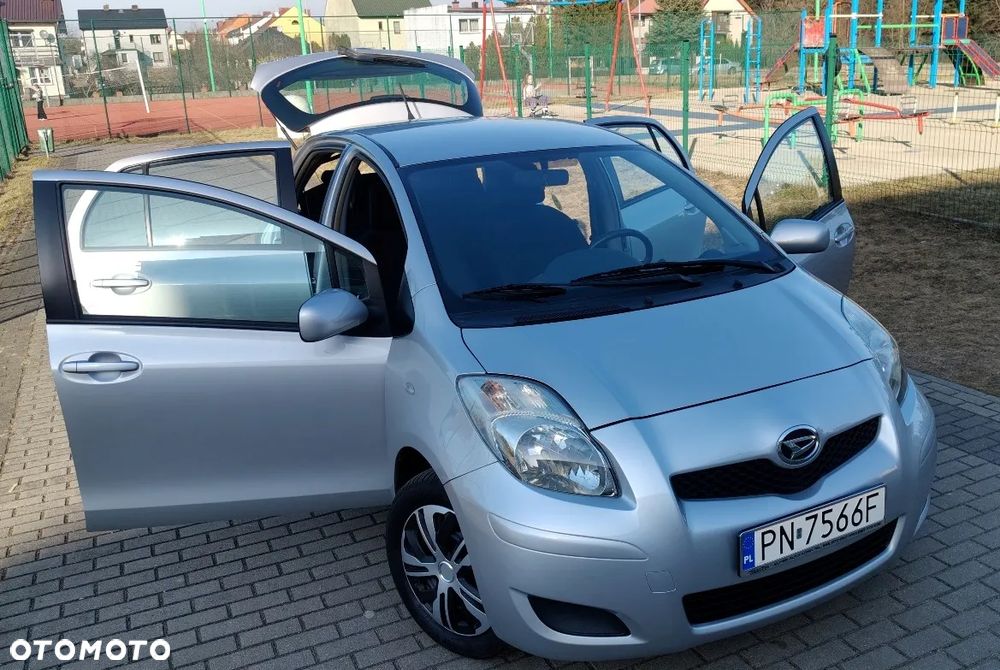 Daihatsu Charade Standard - 11