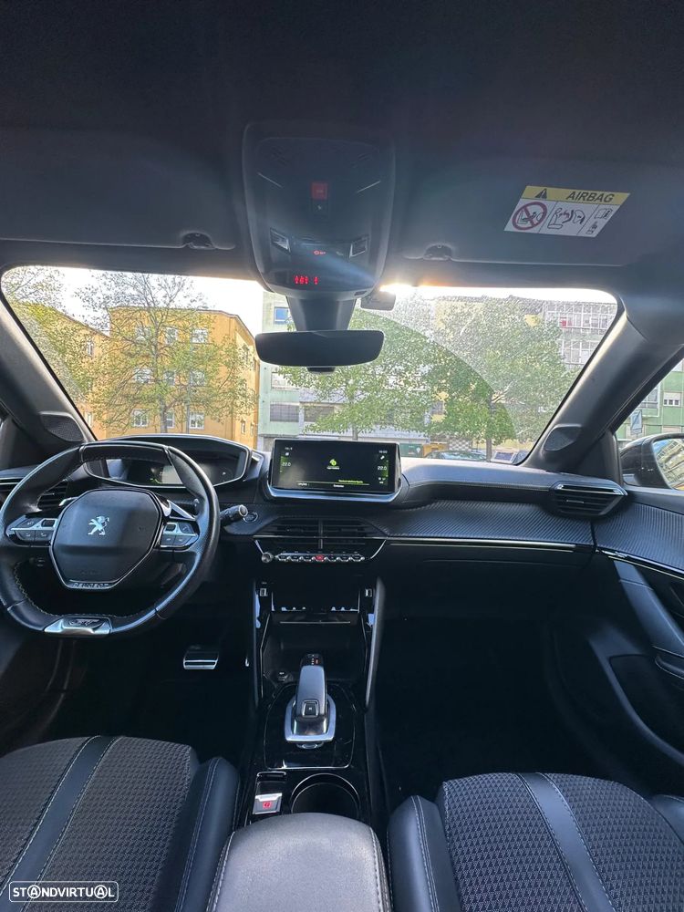 Peugeot 208 1.2 PureTech GT EAT8 - 8