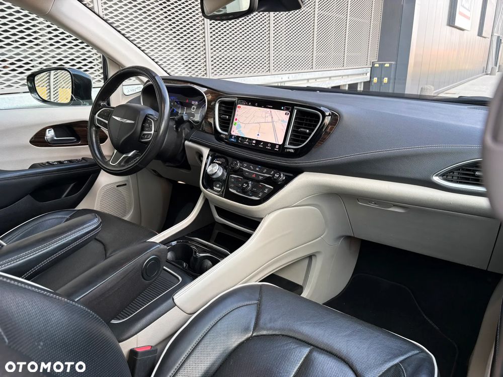 Chrysler Pacifica - 18