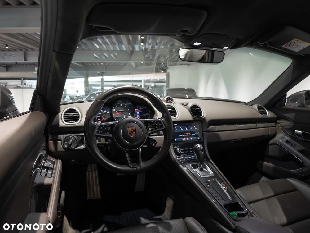 Porsche 718 Cayman GPF S PDK - 32
