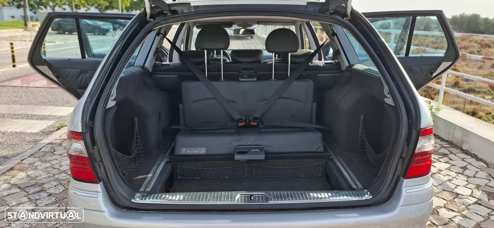 Mercedes-Benz E 220 CDi Avantgarde - 29