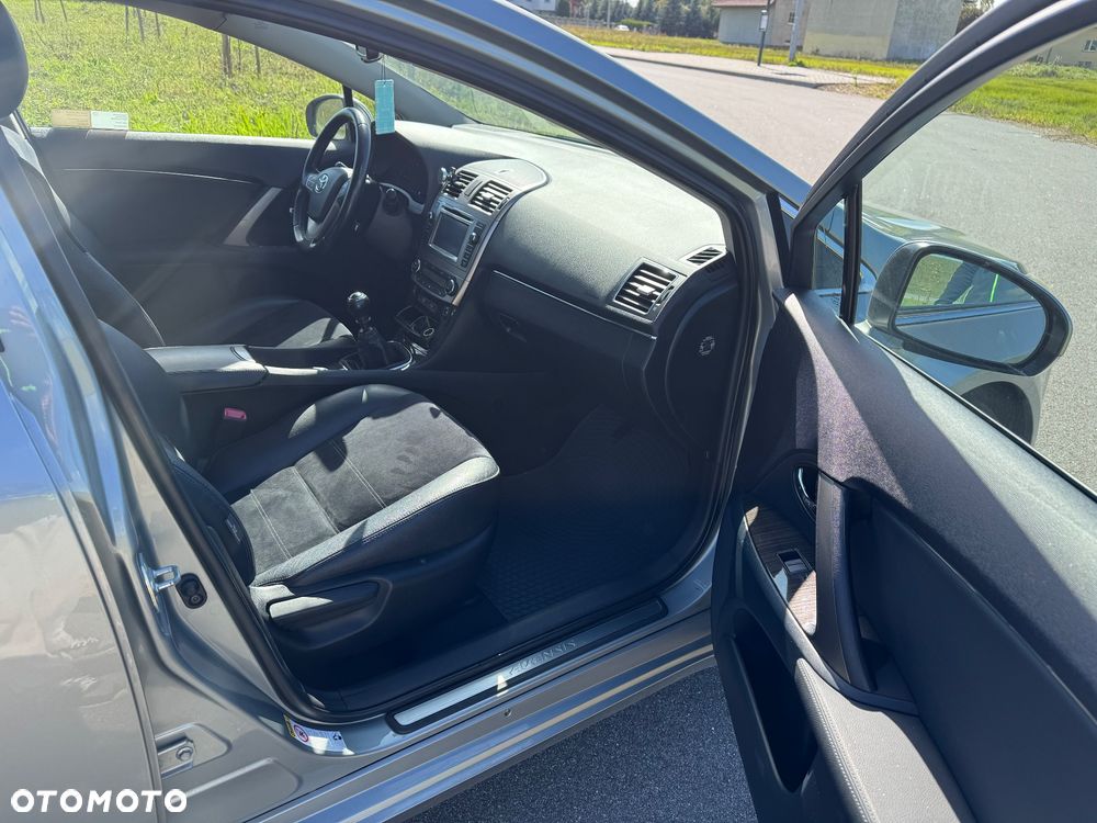 Toyota Avensis 1.8 Premium - 10